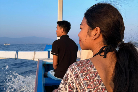 Bali: Lovina Sharing Boat for Dolphin Swimming