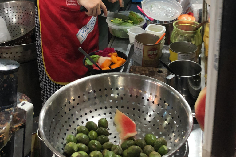 Da Nang: Tour a piedi del cibo come un localeFoodtour nascosto a Danang: Mangia come un abitante del luogo con i vietnamiti