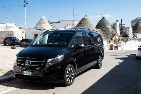 Alberobello: tour of the city of trulli with transfer from Matera round trip