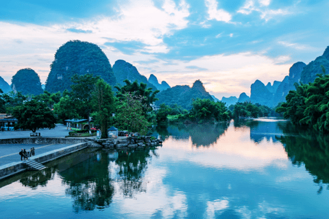 Yangshuo: Experiencia de vuelo panorámico en helicóptero por el río Yulong