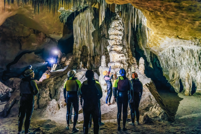 Mallorca: aventura de medio día en cuevas marinasMallorca: aventura autoguiada de medio día en cuevas marinas