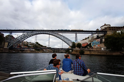 Oporto:Passeio Privado de Barco no Rio Douro (max 6px) 1h30mPasseio Privado de Barco no Rio Douro (max 6 px) 1h30m