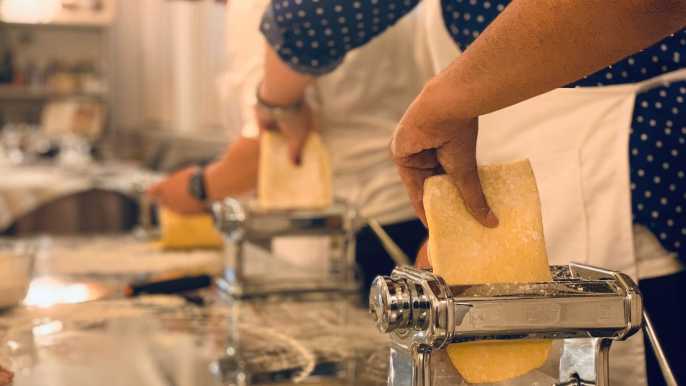 Florencia: Clase de cocina de pasta y tiramisú con vino