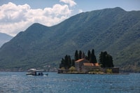 Perast Kotor Bay, paseo en barco a Nuestra Señora de las Rocas - Hizvo