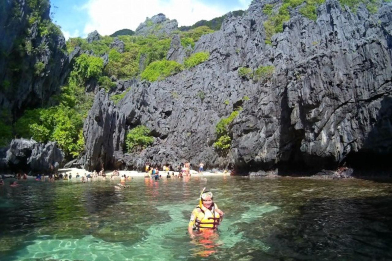 Tour privato El Nido Shrine &amp; Beach Escapade All InclusiveTour del Santuario e della spiaggia di El Nido - Tour C