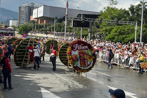 Silleteros Parade Sightseeing Tour with Front Box Included