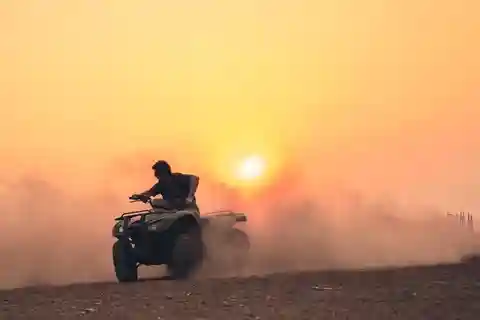 Deserto di Agafay: Giro in quad e cammello in solitaria con cena spettacolo