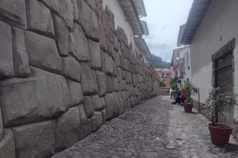 Historical walking tour Cusco: Best sites of Cusco downtown.