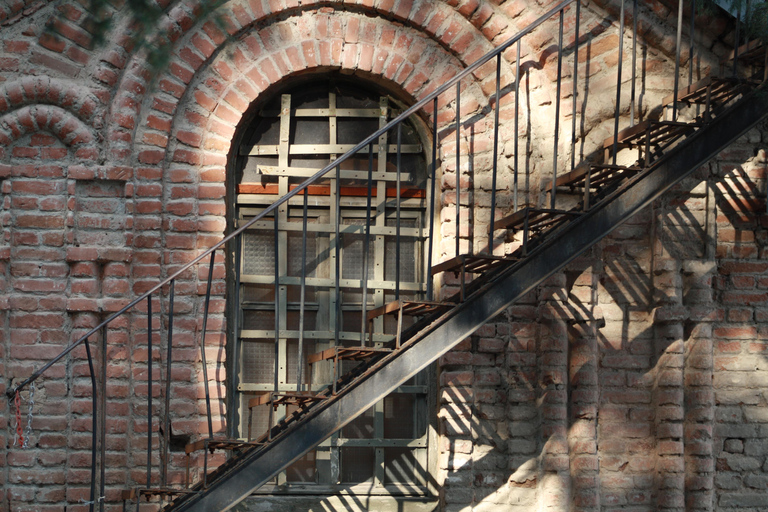 تبليسي: جولة في أساطير وخرافات ماتسمينداتجربة سفر خاصة