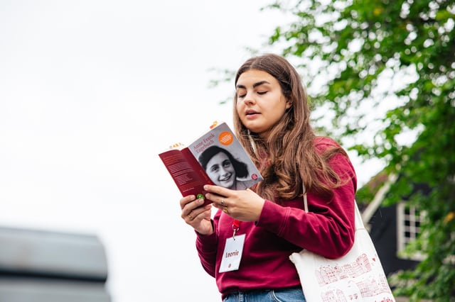 Amsterdam: Anne Frank Guided Walking Tour in small group