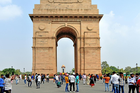 Delhi: oude en nieuwe Delhi, rondleiding van een hele of halve dagHaif-Day New Delhi Tour met auto, gids en chauffeur