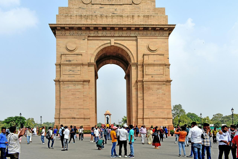 Delhi: oude en nieuwe Delhi, rondleiding van een hele of halve dagHaif-Day New Delhi Tour met auto, gids en chauffeur