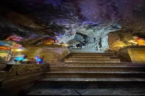 Från Hue: Hoi An Bus Transfer med Hai Van Pass &amp; Marble ...