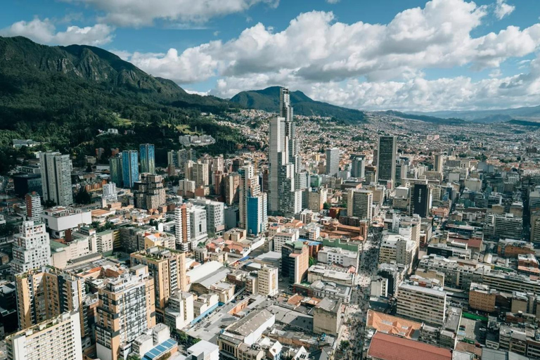 Bogotá: tour della città con musei e collina di Monserrate opzionaleTour con salita al Monte Monserrate