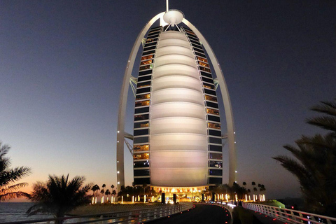 迪拜：夜间城市导览厢车游和迪拜国际机场喷泉表演私人旅游