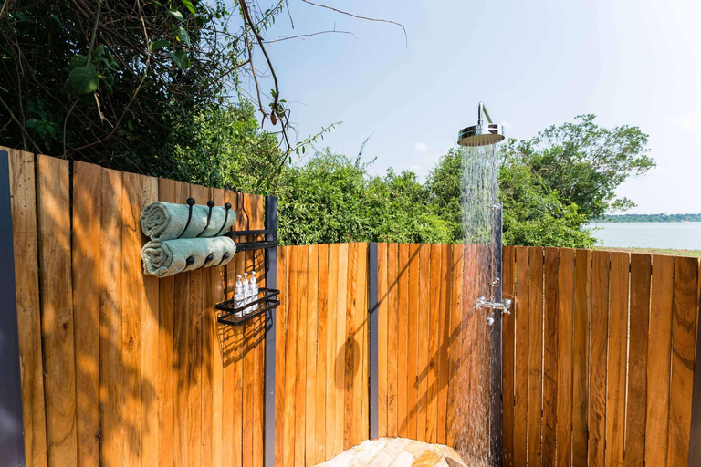 Entebbe : Safari de luxe dans le parc national Queen Elizabeth