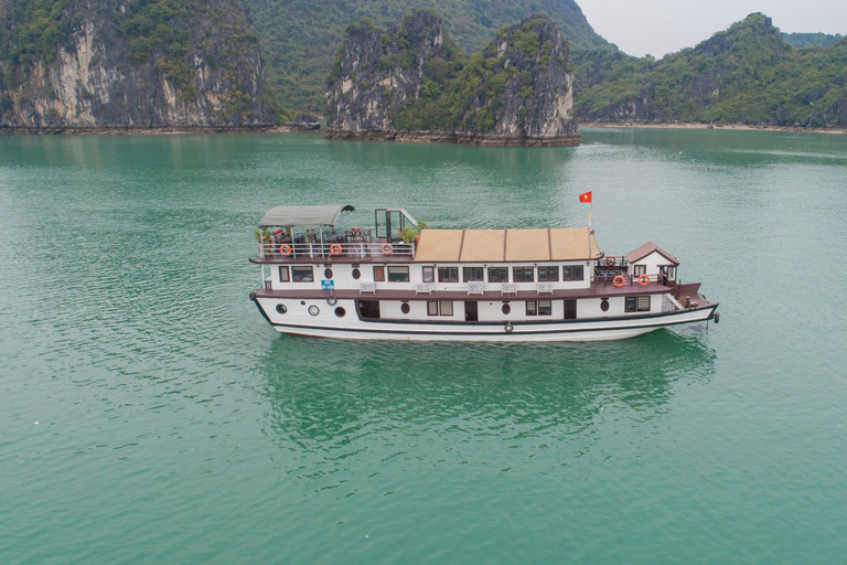 Ha Long Bay 3d2n on the luxury junk boat -Ruby cruise[From Hanoi]Ha Long Bay 3d2n on the luxury junk boat