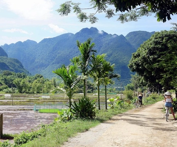 2 Day 1 Night Mai Chau Classic Tour from Hanoi