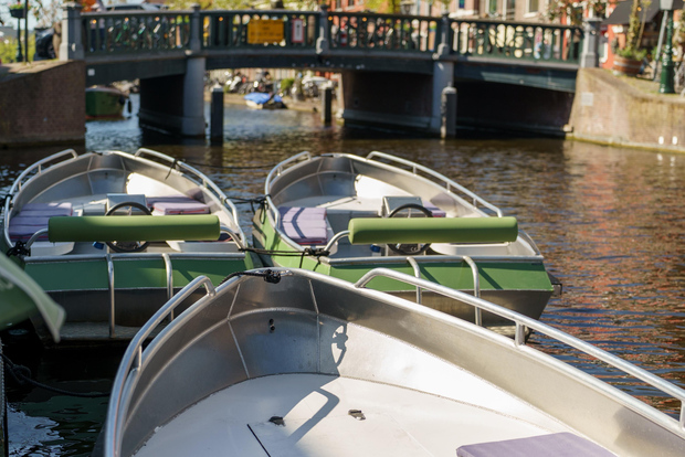 Leiden: Electric Boat Rental