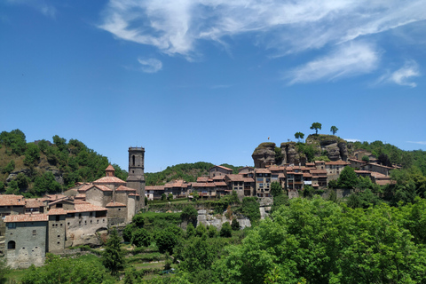 From Barcelona: Pre Pyrenees Hike & Rupit medieval From Barcelona: Collsacabra Cliffs Hike and Rupit Tour