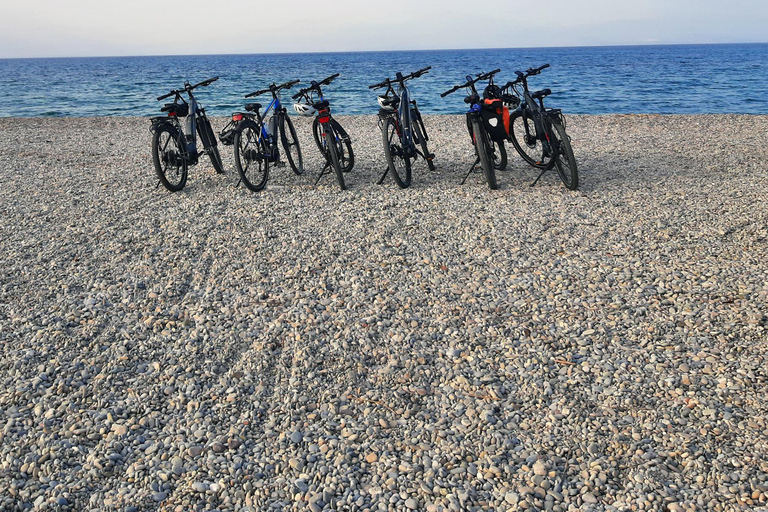 Corinto y Nemea: Recorrido en bicicleta eléctrica por antiguos viñedos