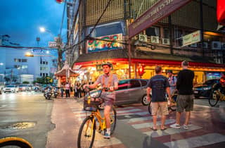 Bangkok bei Nacht Radtour mit Street-Food-Essen