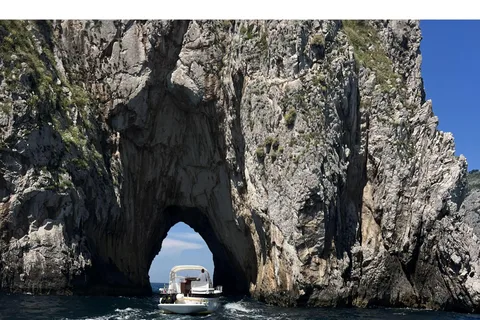 Från Positano: Privat dagsutflykt till Capri med båt och skeppare