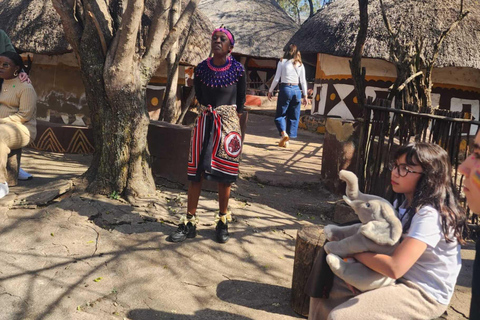 From Johannesburg: Lesedi Cultural Village Tour with Buffet