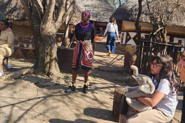 From Johannesburg: Lesedi Cultural Village Tour with Buffet