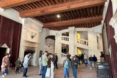 巴黎专属之旅：香波堡城堡高尔夫球车+纪念品小型货车（最多可载6人）