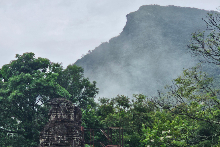 Hoi An: Excursión a pie por la mañana temprano al Santuario de My Son