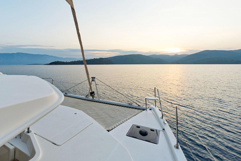 Bodrum Private Tour: Bodrum Catamaran Tour With Lunch