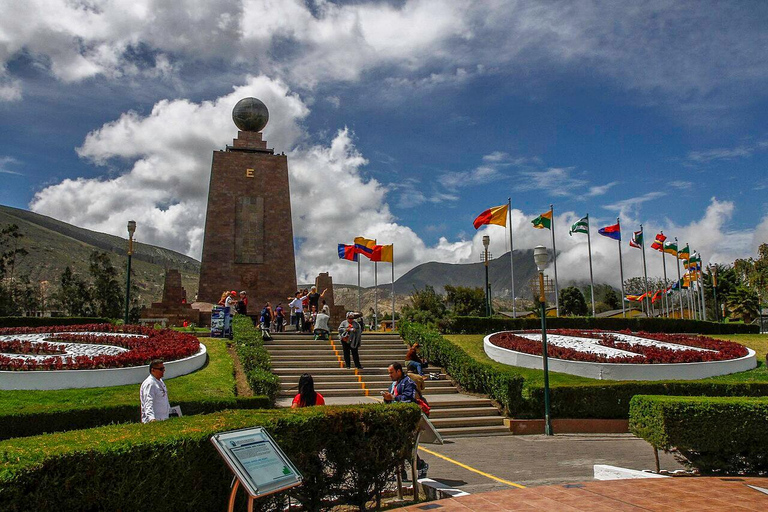Quito: Mitad del Mundo, Intiñan Museum, and Pululahua Quito: Equator, Intiñan Museum, and Pululahua group Tour