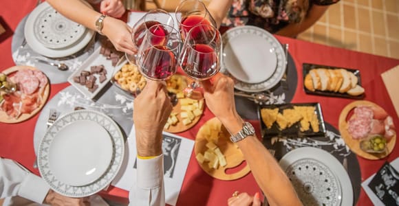 DIE TRADITIONEN DES VALPOLICELLA: VERKOSTUNG VON WEIN, OLIVENÖL UND HONIG