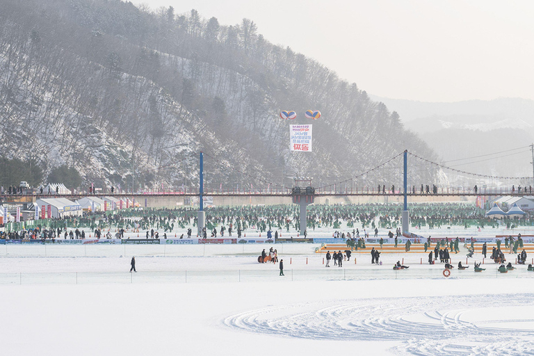 Pêche sur glace à Hwacheon et visite hivernale de la vallée d&#039;Eobi au départ de SéoulDépart de la station Hongik Univ. sortie4