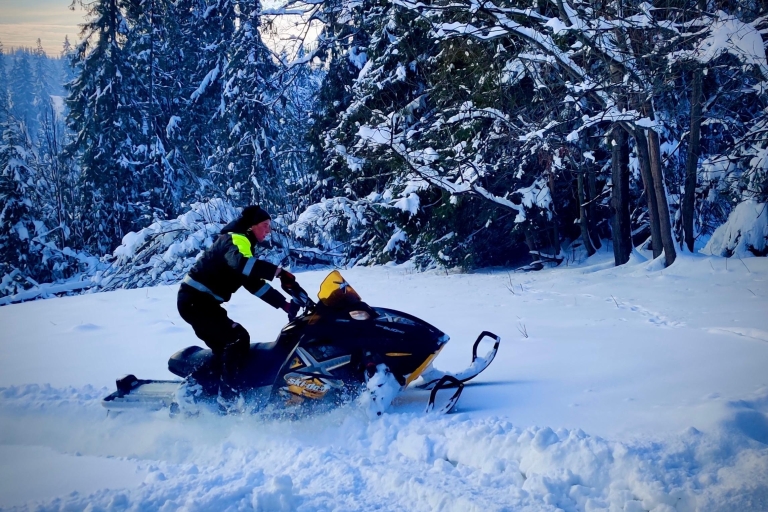 Von Krakau aus: Schneemobil-Abenteuer und Thermalbäder-TourTour mit Abholung vom Hotel und Rückfahrt