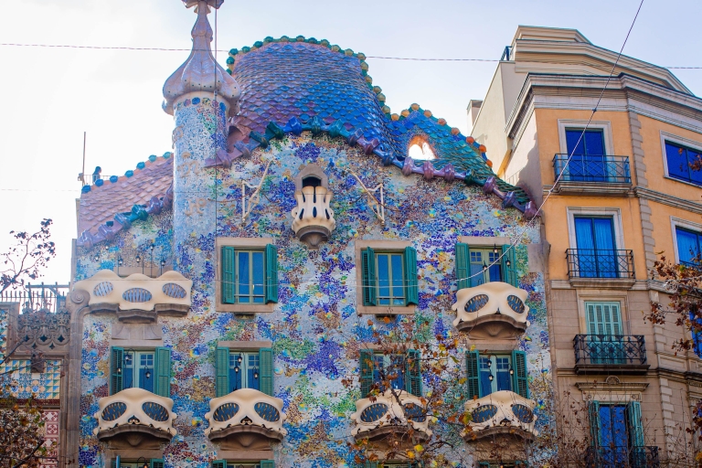 Barcelona: Prywatna wycieczka segwayem z przewodnikiem po Barcelonie Gaudiego