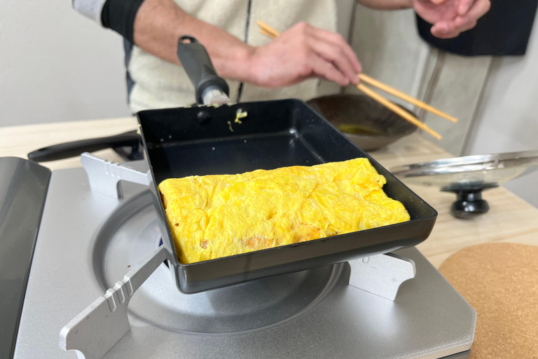 Kyoto: Japanese Udon and Sushi Cooking Class with Tastings