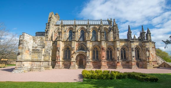 From Edinburgh: Day Trip to Rosslyn Chapel & Melrose Abbey