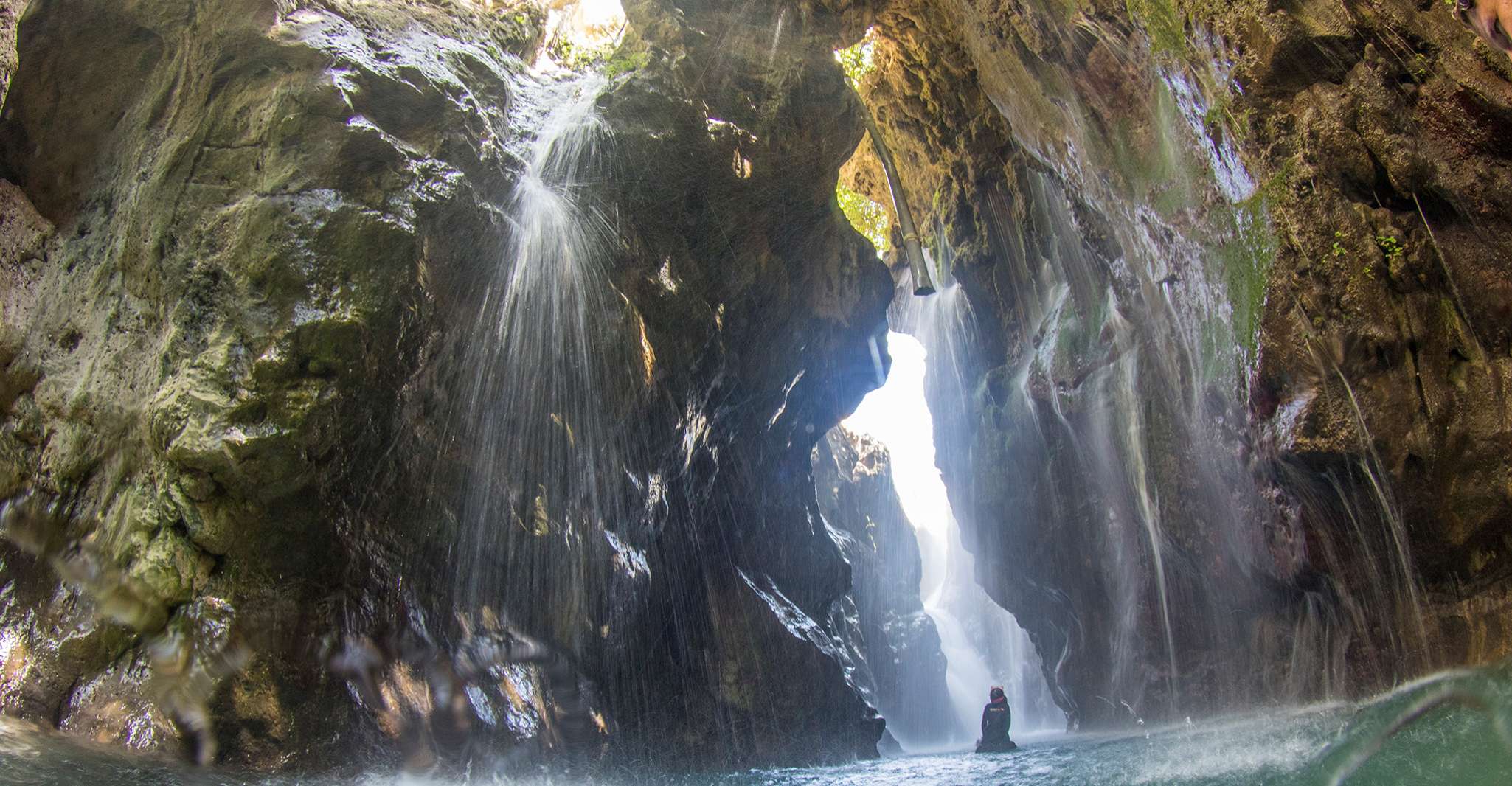 5 heures de plongée dans les cascades - Hizvo