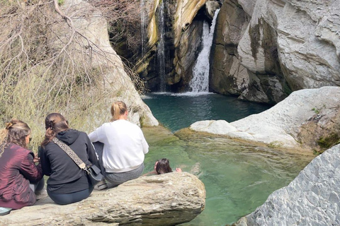 Splendeur de Bogove : Aventure dans les cascades et dégustation de vins