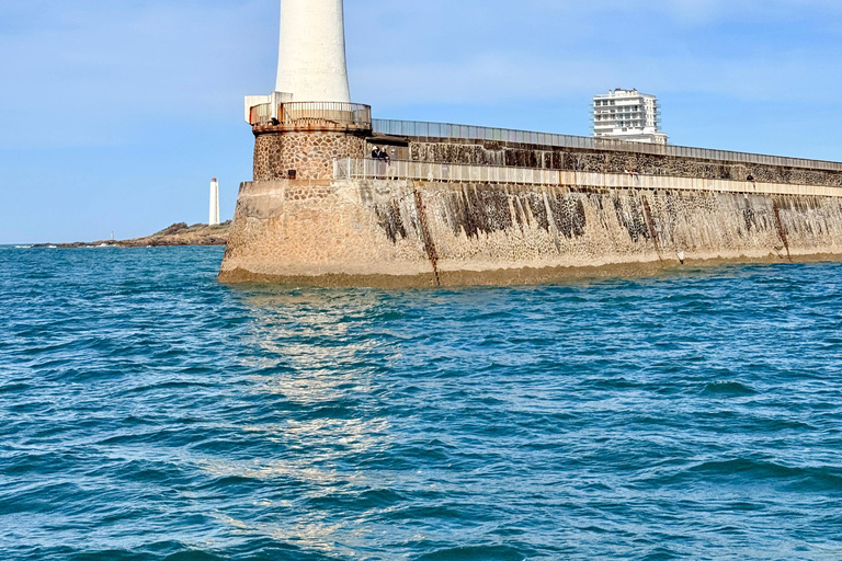 Les Sables d'Olonne: Guided Tour to the Phare des Barges Narrated Tour of the Phare des Barges Lighthouse – Les Sables-d'Olonne