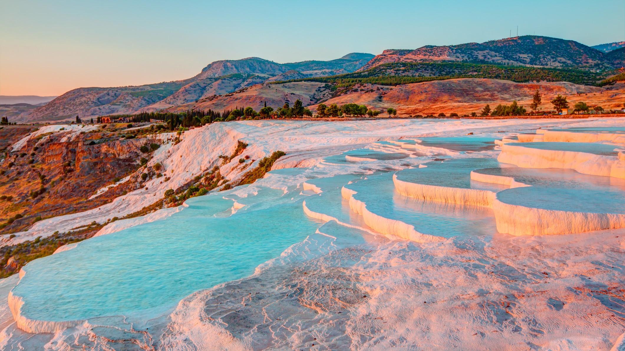 Von Antalya: Tagestour zu den Travertinen von Pamukkale & der antiken Stadt