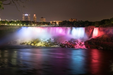 Depuis les chutes du Niagara : Tour des lumières du jour et du soir en formule tout comprisVisite tout compris avec dîner et tour d'illumination