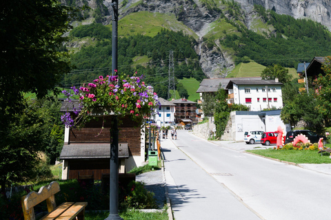 Oeschinen: Lake Tour & Kandersteg - Private Van from Montreux