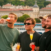 Budapest : Croisière touristique au coucher du soleil avec cocktails illimités