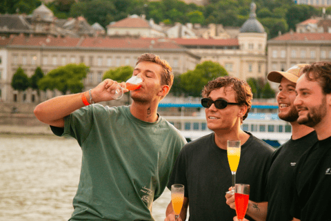 Budapest : Croisière touristique au coucher du soleil avec cocktails illimités