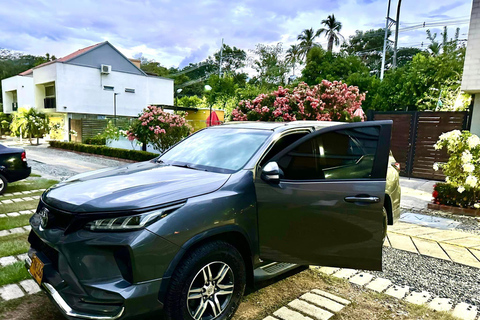 Lima: Private Airport Transfer in Luxury SUV