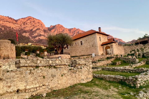 Tirana: Kruja Castle, Old Bazaar, and Bunk’Art 1 Tour