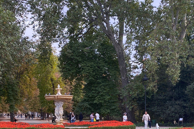 Madrid: Retiro Park Deluxe with Hidden Stories Small Group El Retiro Tour + Rum Tasting